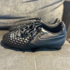 Footwear Nike Tiempo Legend 8 FG Soccer Cleats